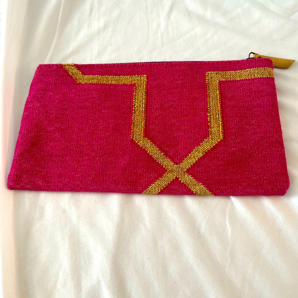 No name ethnic clutch